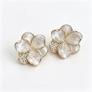Elegant Pearl Flower Earrings