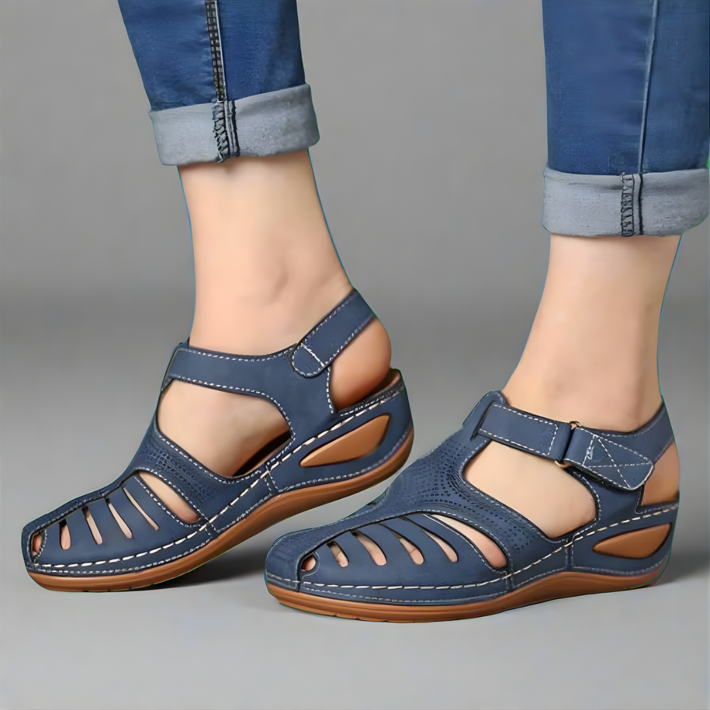 Hanna | Closed-Toe Sandals