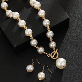 Chunky Pearl Necklace Set