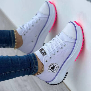 Lily | Classic Lace-Up Sneakers