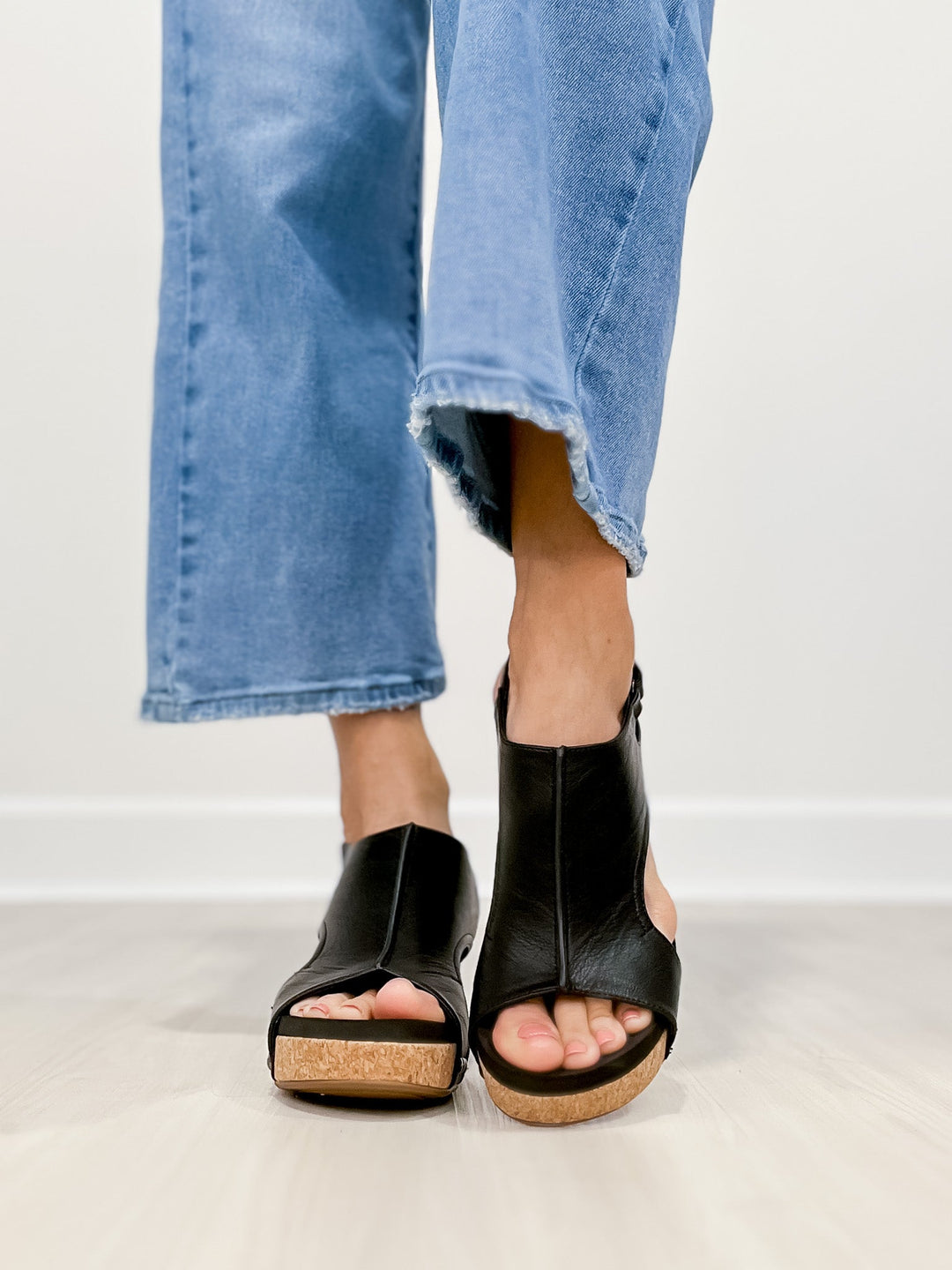 Briellae | Stylish Cross-Strap Sandals