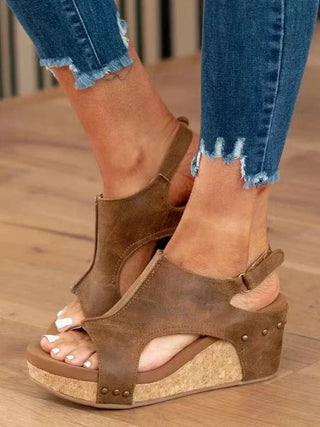 Briellae | Stylish Cross-Strap Sandals