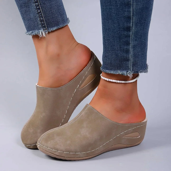 Noor | Orthopedic Slippers with Everyday Comfort and Timeless Style