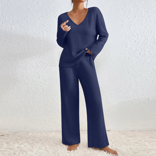 Vivienne | Two-Piece Set with Pants and V-Neck Top