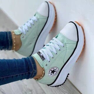Lily | Classic Lace-Up Sneakers