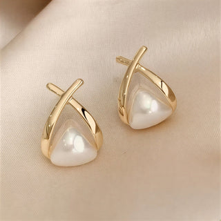 Everyday Pearl Class Earrings