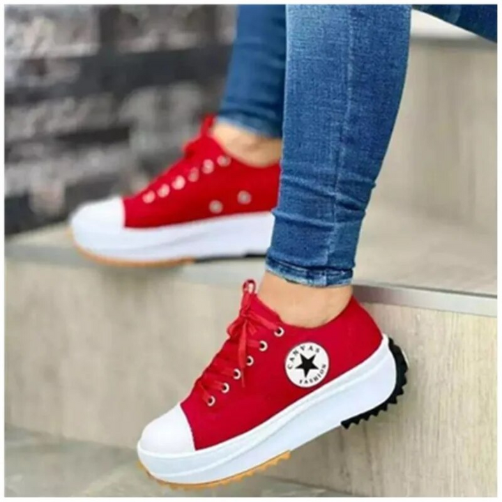 Lily | Classic Lace-Up Sneakers